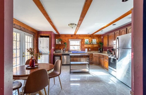 East Stroudsburg House | Seven Oaks | Hot Tub | Sauna | POOL | Game Room