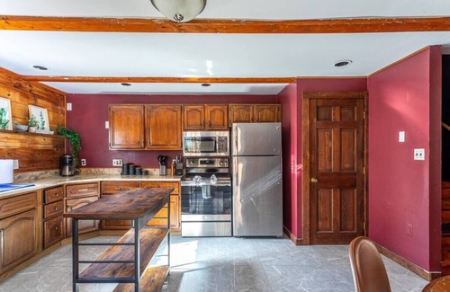 East Stroudsburg House | Seven Oaks | Hot Tub | Sauna | POOL | Game Room