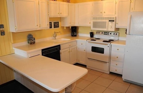 Seven Springs Condo | Seven Springs 3 Bedroom Standard Condo with Private Deck by RedAwning