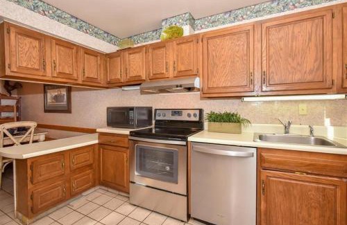 Seven Springs Apartment | Seven Springs 3 Bedroom Standard Townhouse, Sleeps 11! condo