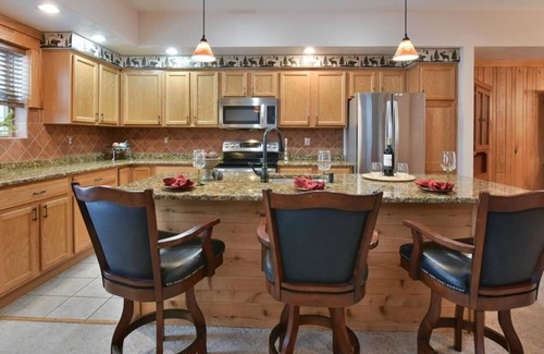 Seven Springs Condo | Seven Springs 4 BR Premium Condo, Sleeps 9 by RedAwning - Save 10% on 3 Nights, 15% on 5 Nights!