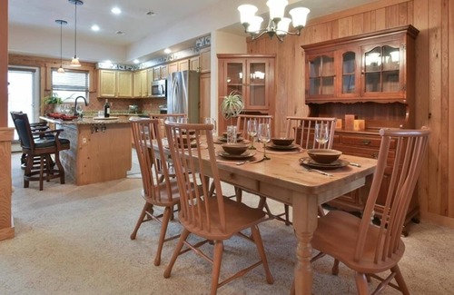 Seven Springs Condo | Seven Springs 4 BR Premium Condo, Sleeps 9 by RedAwning - Save 10% on 3 Nights, 15% on 5 Nights!