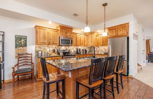 Seven Springs Condo | Seven Springs 4 BR Premium Condo, Deck with Views by RedAwning - Save 10% on 3 Nights, 15% on 5 Nights!