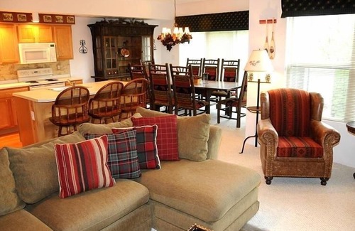 Seven Springs Condo | Seven Springs 4 BR Premium Condo, Deck with Views by RedAwning - Save 10% on 3 Nights, 15% on 5 Nights!
