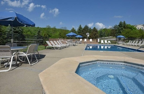 Seven Springs Condo | Seven Springs 4 BR Premium Condo, Deck with Views by RedAwning - Save 10% on 3 Nights, 15% on 5 Nights!