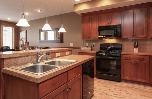 Champion House | Seven Springs - Southwind Ski-in Ski-Out Mountaintop Townhouse