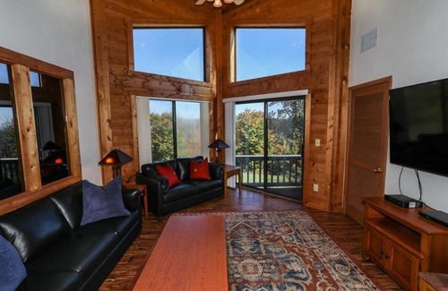 Seven Springs Apartment | Seven Springs Stoneridge 3 Bedroom & Loft Standard Condo, walking distance to slopes! condo
