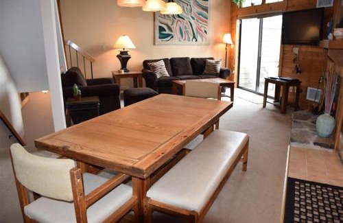 Seven Springs Apartment | Seven Springs Sunridge 2 Bedroom Standard Condo - Ski-In Out! condo