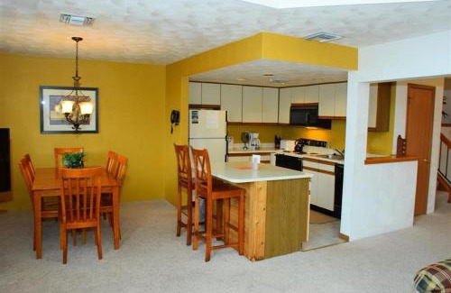 Seven Springs Apartment | Seven Springs Sunridge 3 Bedroom Standard Condo with Loft, Ski-In Out condo