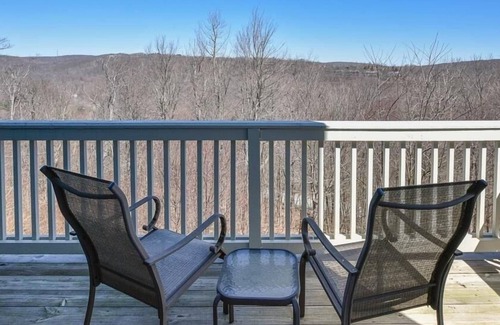 Seven Springs Condo | Seven Springs Woodridge 4 Bedroom Premium Condo, Deck with Mountain Views by RedAwning
