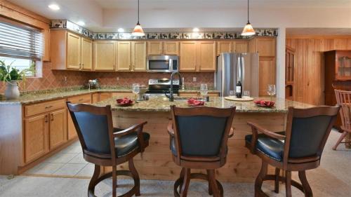 Seven Springs Apartment | Seven Springs Woodridge 3 Bedroom Premium Condo, Sleeps 7! condo