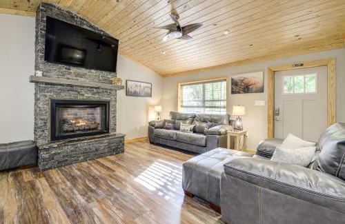 Pigeon Forge House | Sevierville Cabin about 3 Mi to the Island!