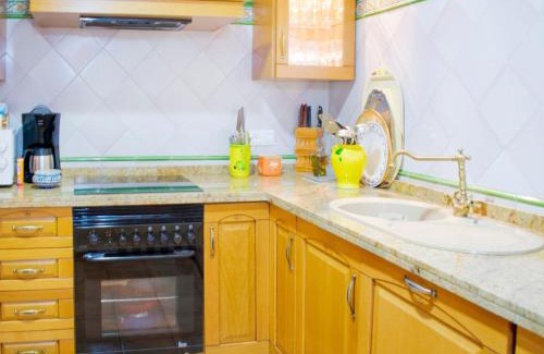 Este-Alcosa-Torreblanca House | Seville Escape with Terrace