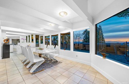 Upper Lonsdale House | Seymour Private Bedroom, Ensuite Bathroom with Shared Pool, Hot Tub with Views
