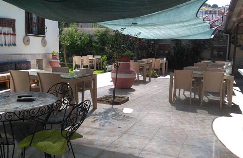 Kusadasi Bed & Breakfast | Sezgin Boutique Hotel 4Beds Room A/C,TV,fridge,pool,garden,free wi-fi & car park