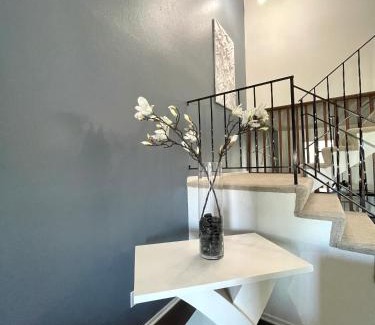 South San Francisco Apartment | SFO Airport/S San Francisco Sweet Home