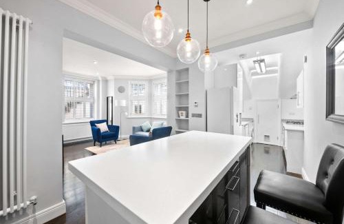 South Kensington Apartment | SG, Prime Knightsbridge Luxury Suite