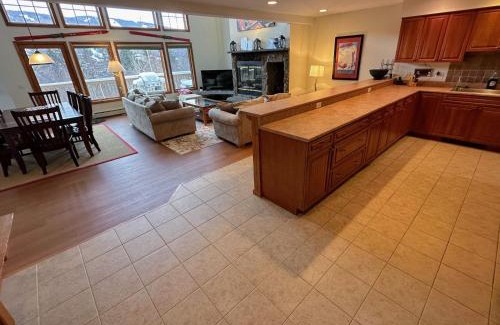 Bretton Woods House | SH3 Luxurious Stonehill Townhouse in Bretton Woods with Magnificent View