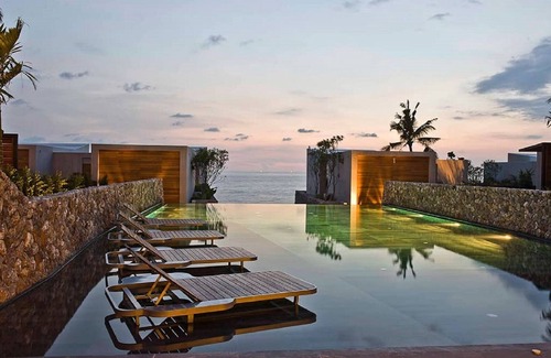Khuekkhak Villa | (SHA+)Luxury Beachfront Pool Villa (B01)