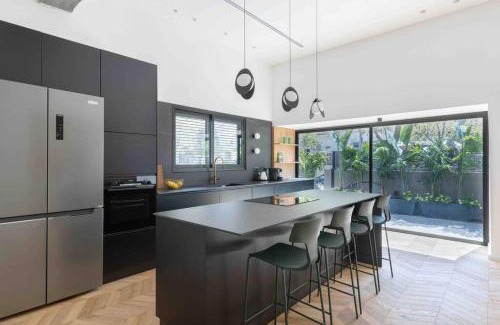 Kerem HaTeimanim Apartment | Shades of Green near the beach