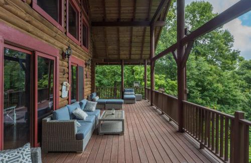 Fletcher House | Shadow Ridge Retreat Pet Friendly and Views