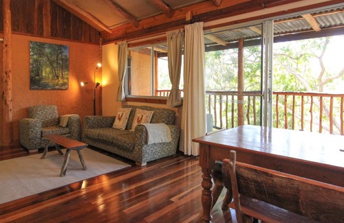Grattai House | Shady Creek Eco Cabin, Mudgee, Peaceful Country Getaway