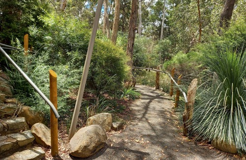 Halls Gap House | SHADY GUMS GRAMPIANS ACCESSIBLE PLACE. MODERN, SPACIOUS AND UNIQUE.