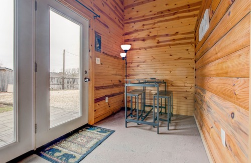 Pine Ridge Cabin | Shady Oaks Cabin 4 in Red River Gorge Pet Friendly Hi Speed Internet 🛜