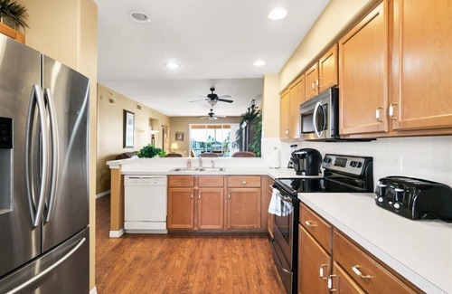 Tropical Cove Condo | Shady Palms Retreat at Lexington CC Lake Village