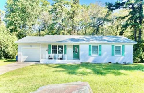 Fayetteville Apartment | Shady Pines Retreat