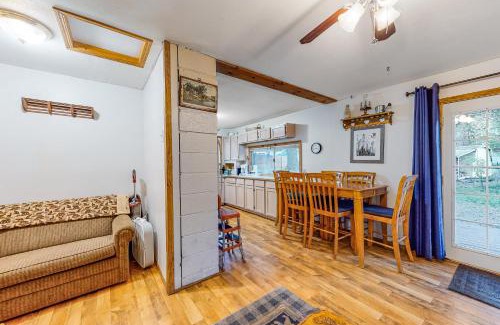 Enterprise House | Shady Pines