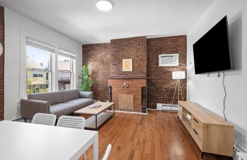 Shadyside Apartment | Shadyside, Pittsburgh, Modern and Cozy 1 Bedroom Unit3 with Free Parking