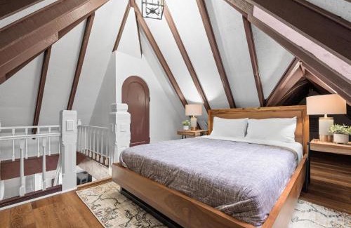 Shadyside Apartment | Shadyside, Pittsburgh, Modern and Unique 1 Bedroom Unit6 with Free Parking