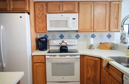 Cherry Grove Beach Condo | Shalimar 3B! Oceanfront Bliss! 2BR Condo with Balcony Access from BOTH Bedrooms!