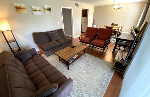 Shalimar Condo | Shalimar Condo 2 Bedrm, Full Bath, next to marina!