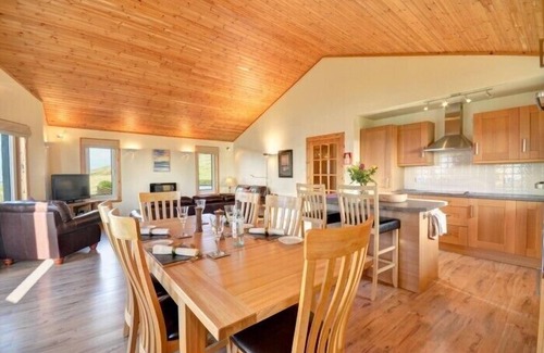 Outer Hebrides Cottage | SHALOM COTTAGE, pet friendly, luxury holiday cottage in Leverburgh