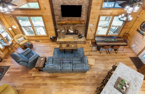 Mineral Bluff House | Shalom in the Wood
