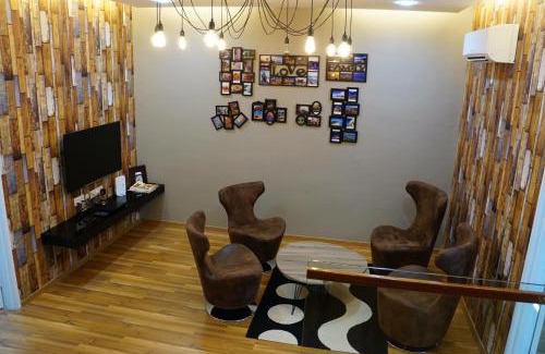Tanjung Bungah Villa | Shamrock Boutique Villa - Stay for 12 person