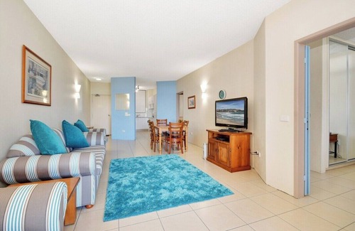 Alexandra Headland Apartment | Shandelle Unit 6 - Superior Ocean Views!