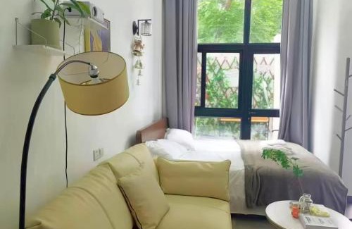 Huaihai Road Commercial Area Apartment | Shanghai Garden Historical loft Apartment with courtyard and citywalk- Near Downtown Wukang Road