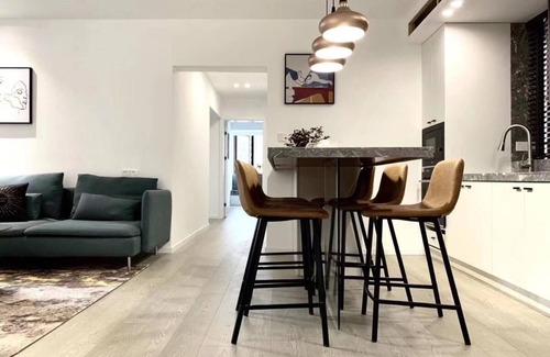 Jing'an Apartment | Shanghai Jing'an Temple Quality 3 BR Alarming and quiet Commercial area