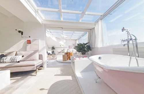 Pudong Bed & Breakfast | Shanghai Ruochu Designer Guesthouse-Near Shanghai Pudong Airport & Disneyland