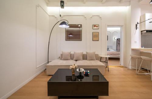 Downtown Shanghai Apartment | Shanghai Yi Du B&B - Near People's Square Metro Station and the Bund