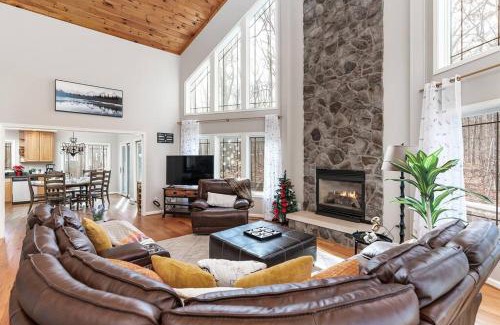 Treeloft Ski Chalet | Shangri-la ! A Perfect Getaway for everyone !