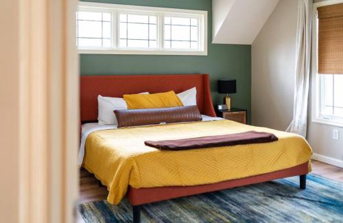 Treeloft Ski Chalet | Shangri-la ! A Perfect Getaway for everyone !