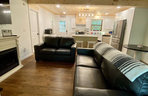 Helen House | Shangri-La Cabin your mountain top Utopia