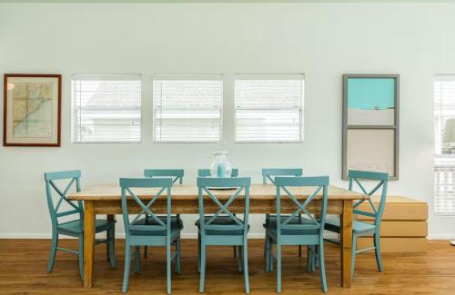 Pirates Beach House | Shangri La La