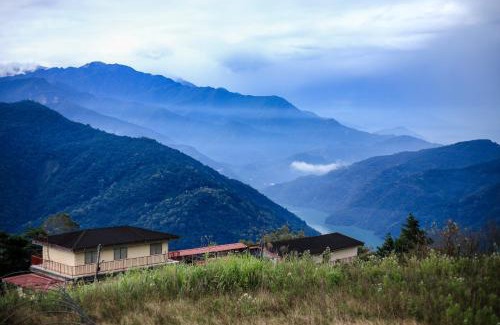 Ren'ai Bed & Breakfast | Shangrila Music Villa