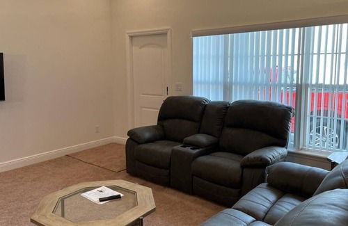 Tavares Condo | Shantiniketan B 12 /2112 /50 minutes to the Disney 2 mile to down town Tavares.