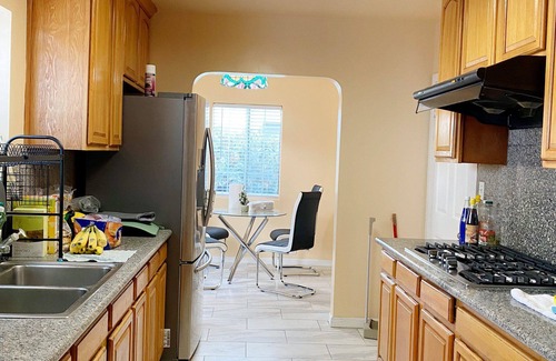 East San Gabriel Bed & Breakfast | Share house - Sunshine king bed near Arcadia